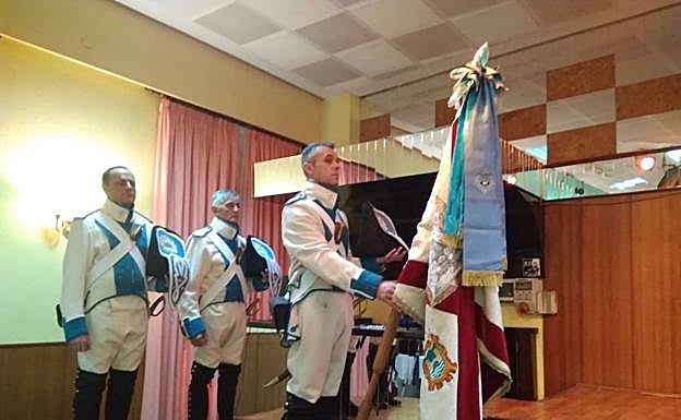 Acto de imposición de una corbata al estandarte de Ponferrada.