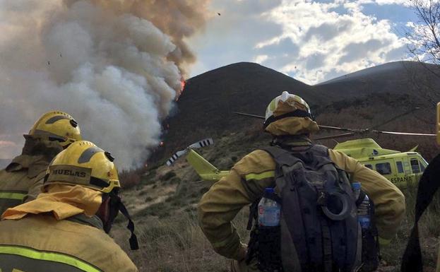 Imagen del incendio forestal declarado en Silván. 