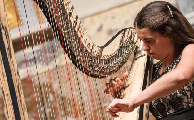 Concierto de arpa de Noelia Cotuna en la temporada de Juventudes Musicales