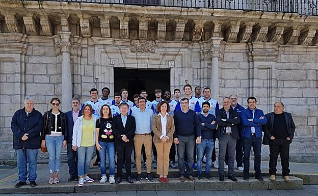 El equipo fue recibido este lunes en el Ayuntamiento de Ponferrada. 