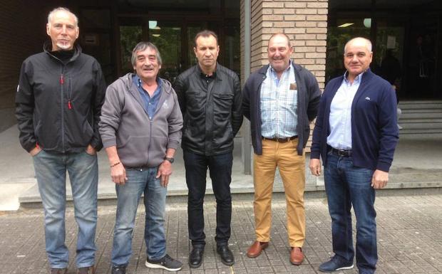 Los trabajadores de Masa Galicia, a la puerta de los juzgados de Ponferrada.