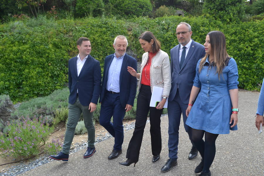 Fotos: La ministra de Industria, en Ponferrada