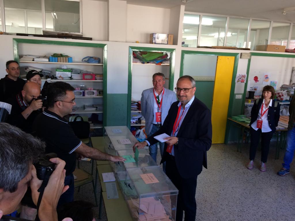 Fotos: Los candidatos a la Alcaldía de Ponferrada votan