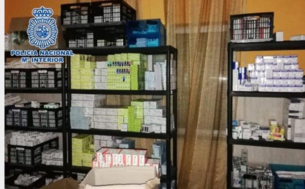 Imagen de los medicamentos ilegales incautados por la Policía Nacional.