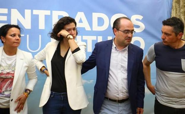 Morala (2D), junto a los concejales electos Rosa Luna, Lidia Coca y Roberto Mendo.