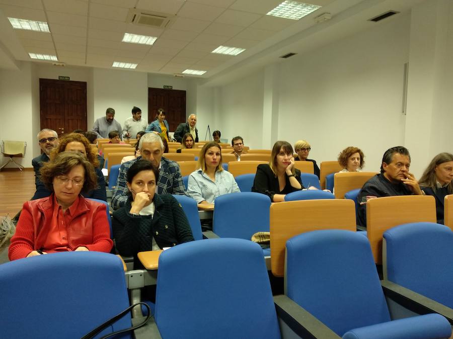 Fotos: Fele Bierzo analiza las implicaciones del nuevo control obligatorio de la jornada laboral