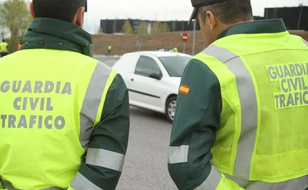 Medio mes sin sueldo para el guardia civil que cambió por decisión propia la ubicación de un control de alcoholemia en Cacabelos