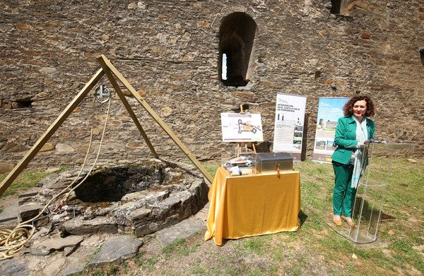 Fotos: Ponferrada inicia con la cápsula del tiempo la rehabilitación del Castillo Viejo