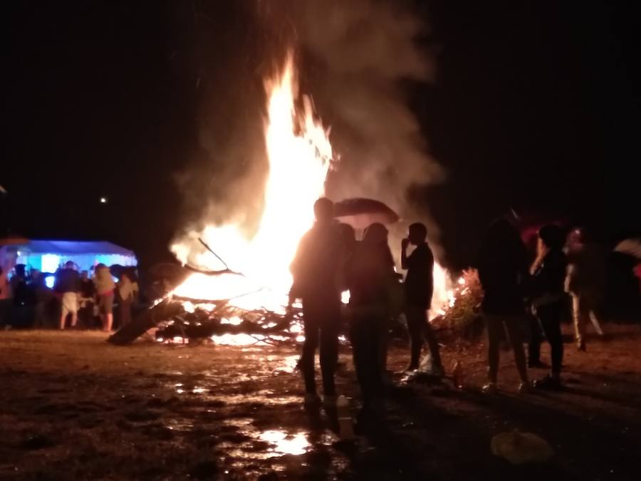 Fotos: El Bierzo vive la noche de San Juan