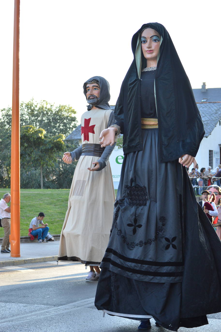 Fotos: Desfile de carrozas La Encina 2019