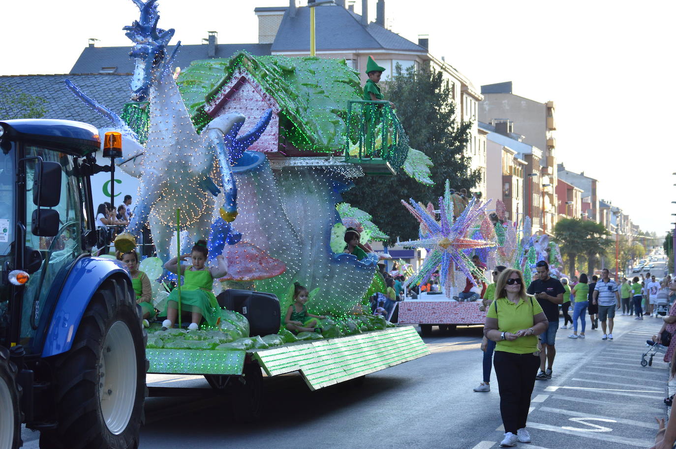 Fotos: Desfile de carrozas La Encina 2019