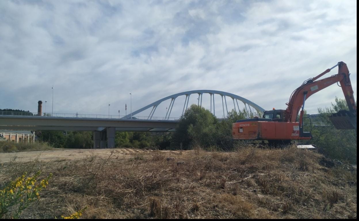 Inicio de las obras del acceso y el aparcamiento del Museo de la Energía de Ponferrada. 