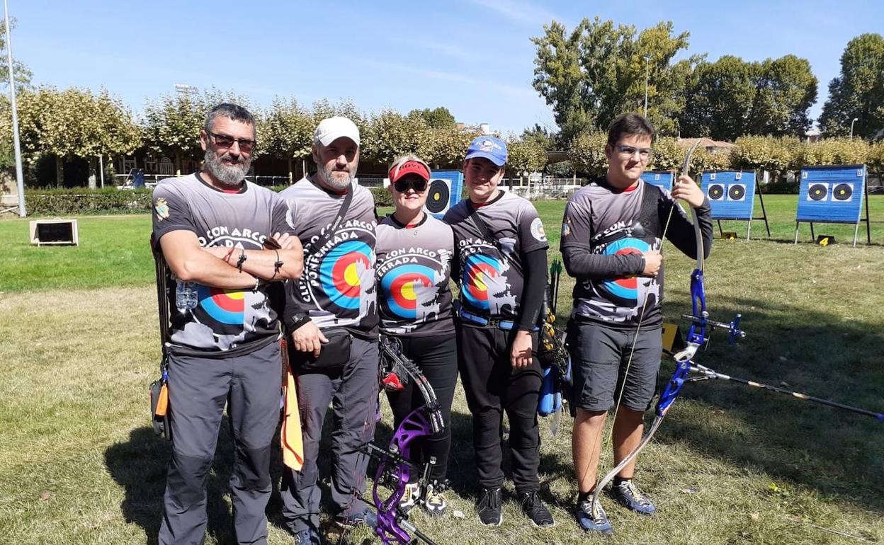 Arqueros bercianos en el campeonato provincial.