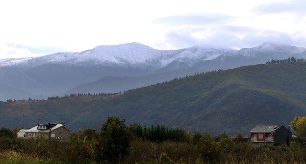 Fotos: Primera nevada del otoño en las montañas del Bierzo