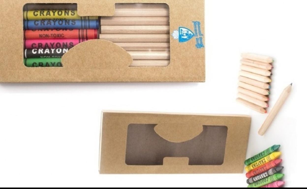 Caja de pinturas de colores personalizada con el escudo de la Ponferradina.