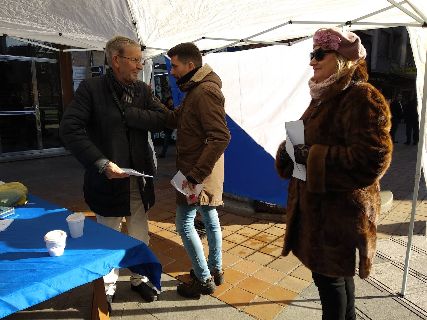 Fotos: Campaña del PRB en Ponferrada en apoyo a la manifestación del 7 de enero contra la subida del agua y la tasa de basura