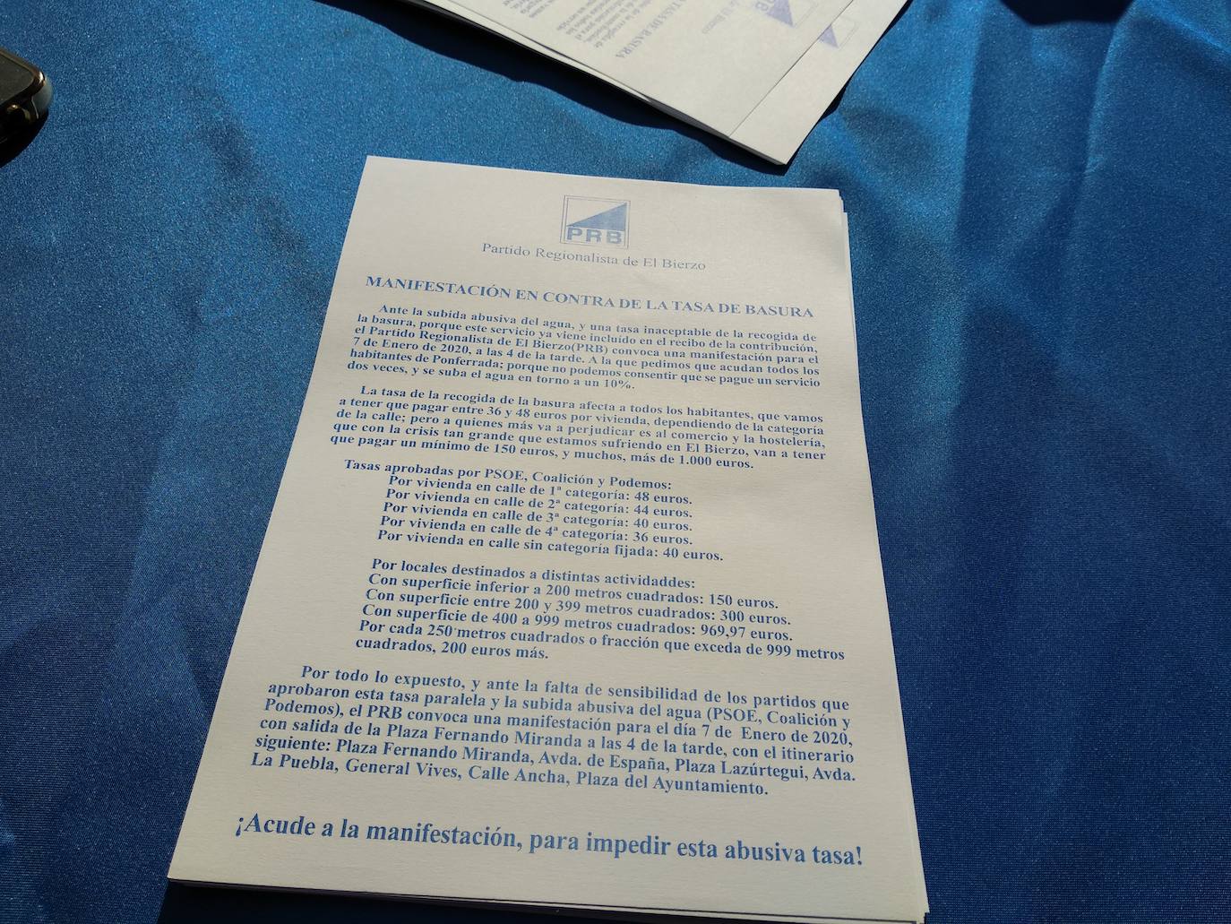Fotos: Campaña del PRB en Ponferrada en apoyo a la manifestación del 7 de enero contra la subida del agua y la tasa de basura