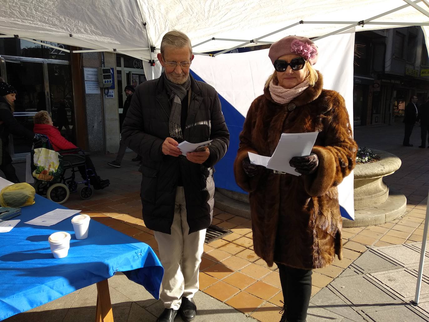 Fotos: Campaña del PRB en Ponferrada en apoyo a la manifestación del 7 de enero contra la subida del agua y la tasa de basura