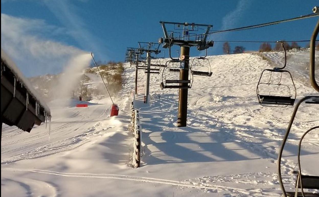 La estación de esquí de Leitariegos en la localidad de Villablino.