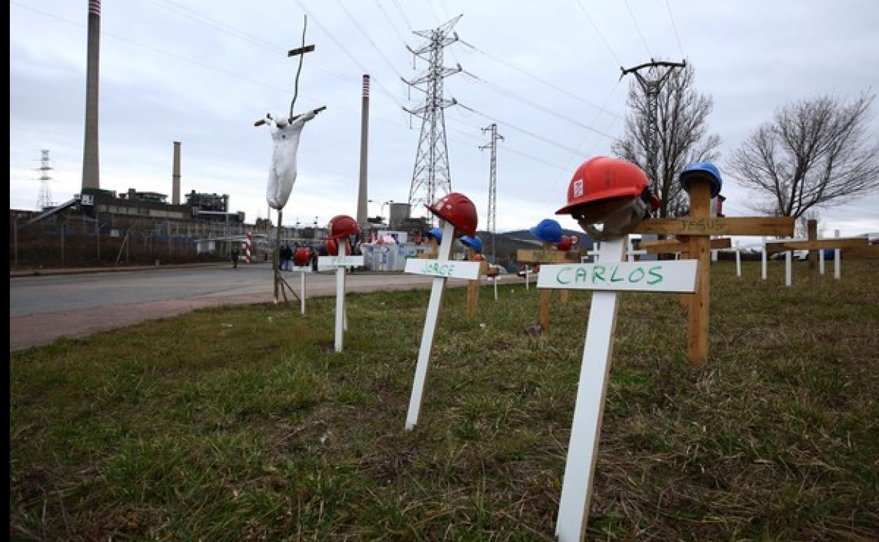 Campamento de protesta de las empresas auxiliares de Endesa en la central térmica de Compostilla II en Cubillos del Sil.