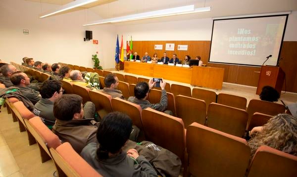 Fotos: Presentación de la campaña contra el fuego '#plantémonos' del Campus de Ponferrada