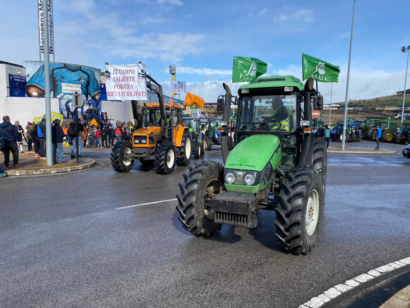 Fotos: Los agricultores bercianos claman en las calles de Ponferrada por su futuro