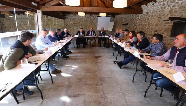 Fotos: El consejero de Agricultura visita los sellos de calidad del Bierzo