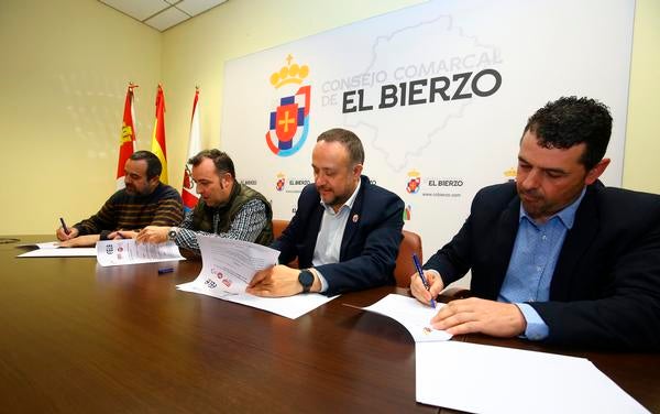 Fotos: Firma del acuerdo para la constitución del Diálogo Social en la comarca del Bierzo