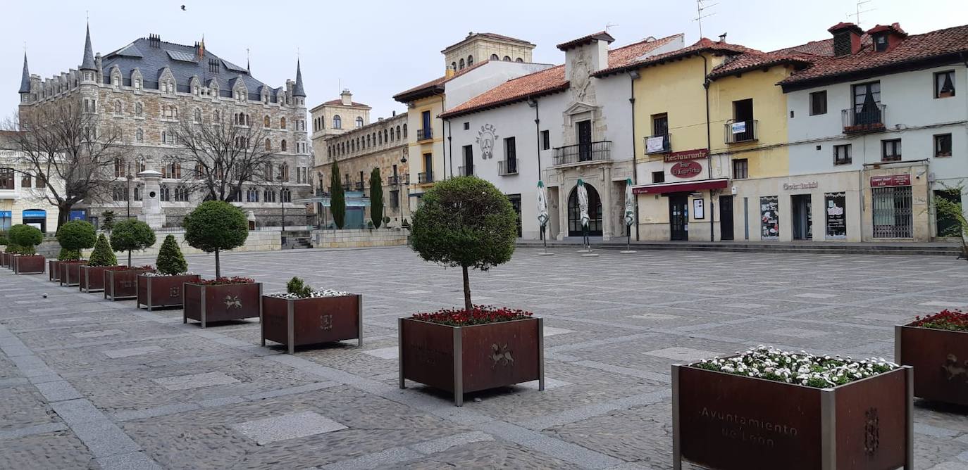 Finalizada ya la moratoria para el cierre de las actividades no esenciales con el objetivo de limitar aún más la movilidad. Se percibe que la afluencia de gente y de vehículos es menor que otros días laborables de la cuarentena.