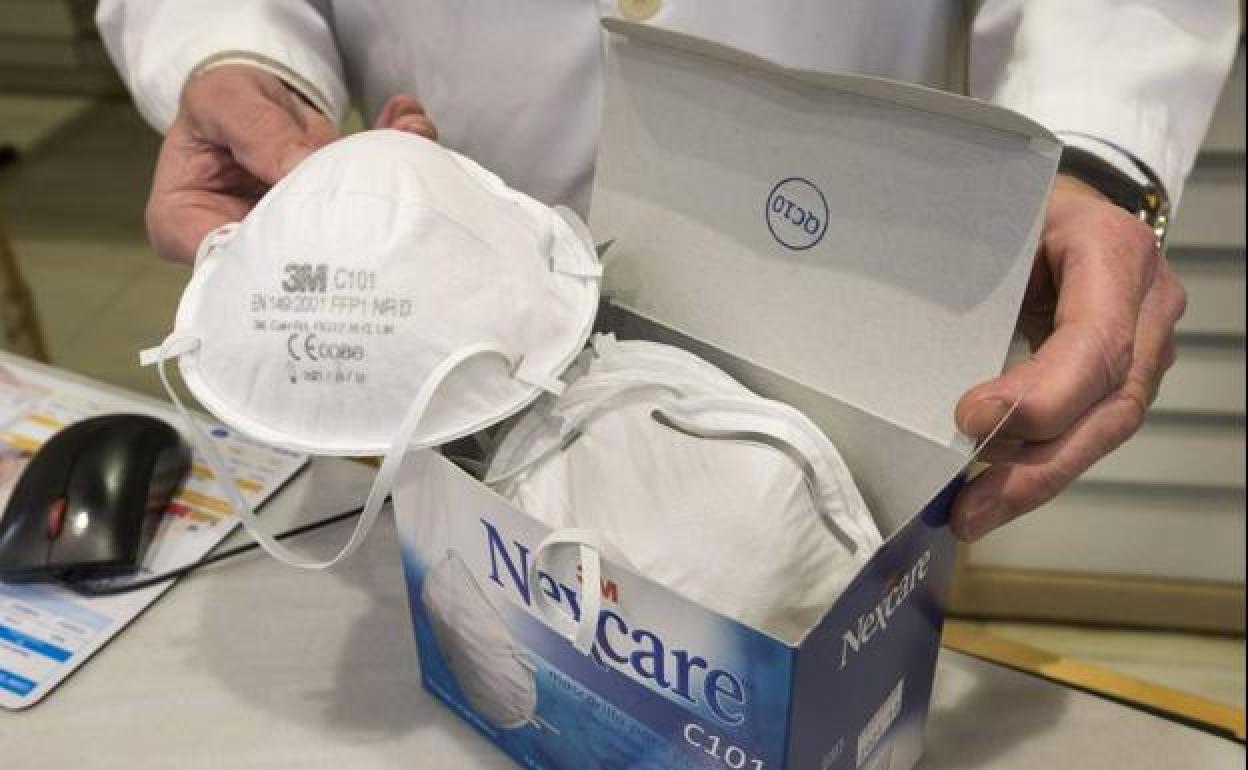 IU Ponferrada promueve una campaña solidaria para reunir mascarillas para trabajadores sociosanitarios