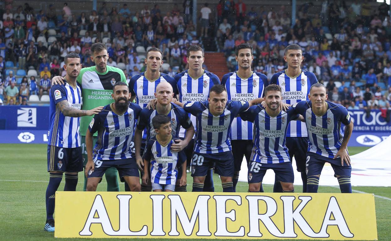 Una de las alineaciones de la Deportiva esta temporada.