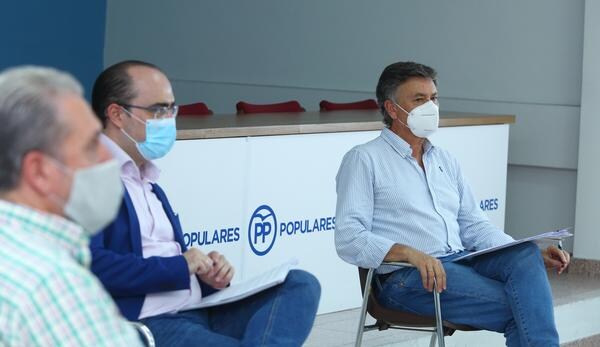 Fotos: Comparecencia del secretario autonómico del PP en Ponferrada
