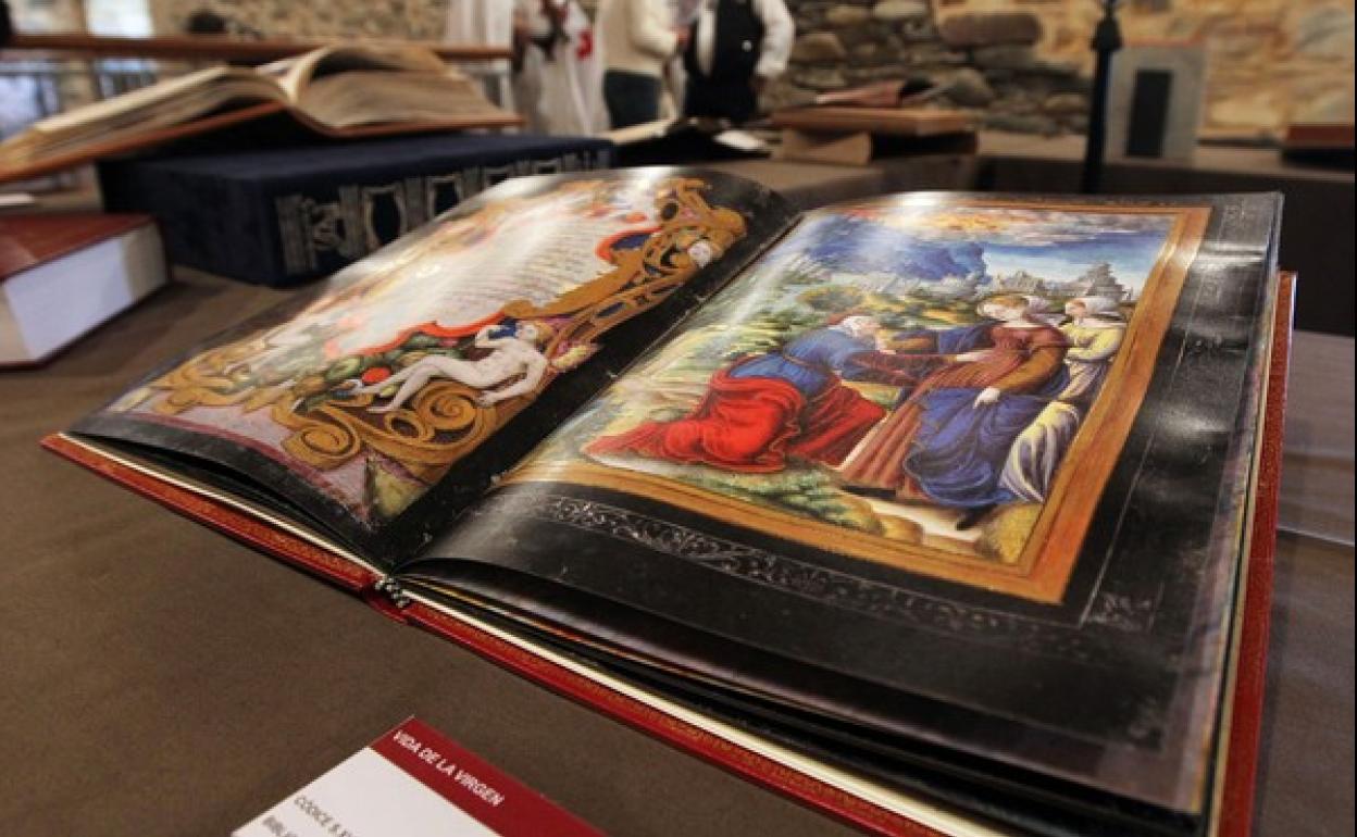 Facsimil de la exposición Templum Libri.