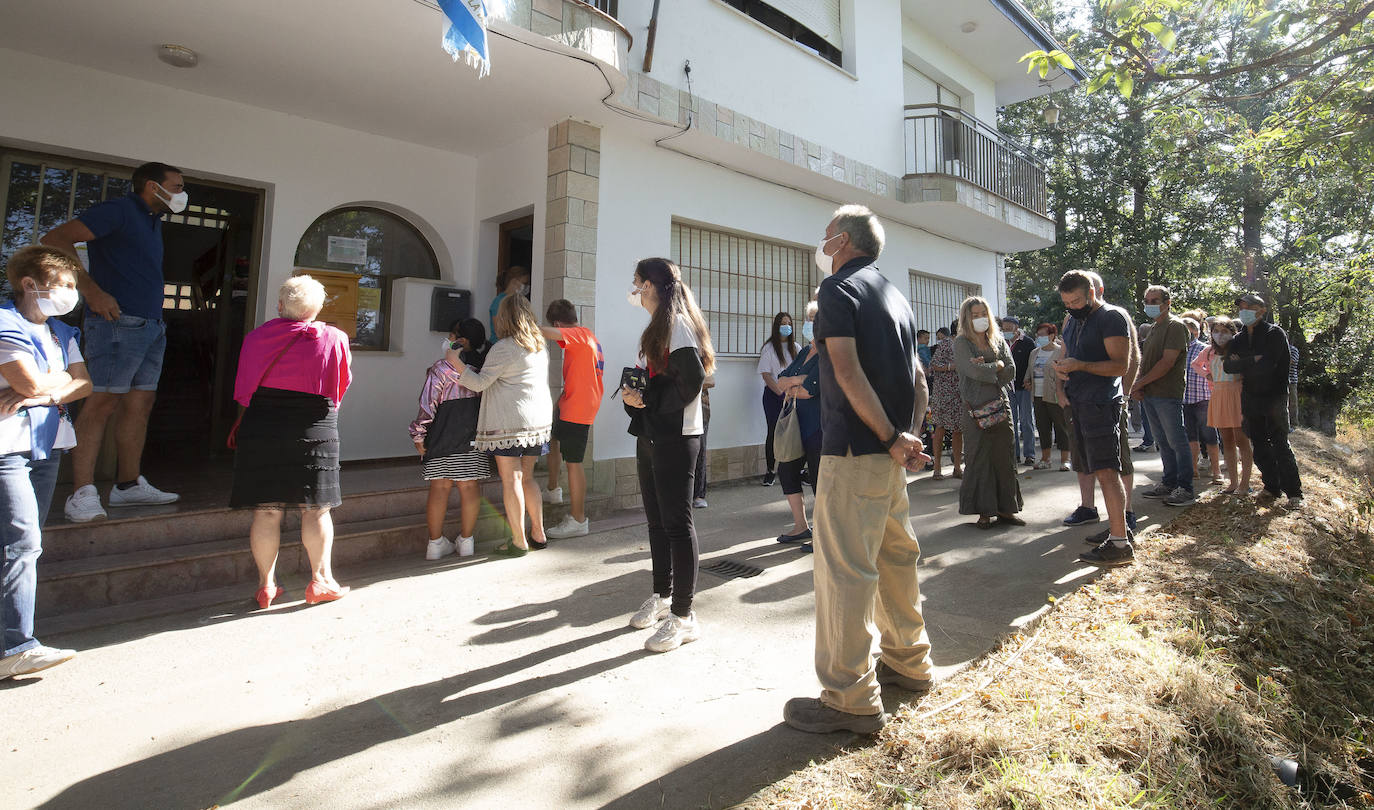 Fotos: Pruebas PRC a los vecinos de Oencia