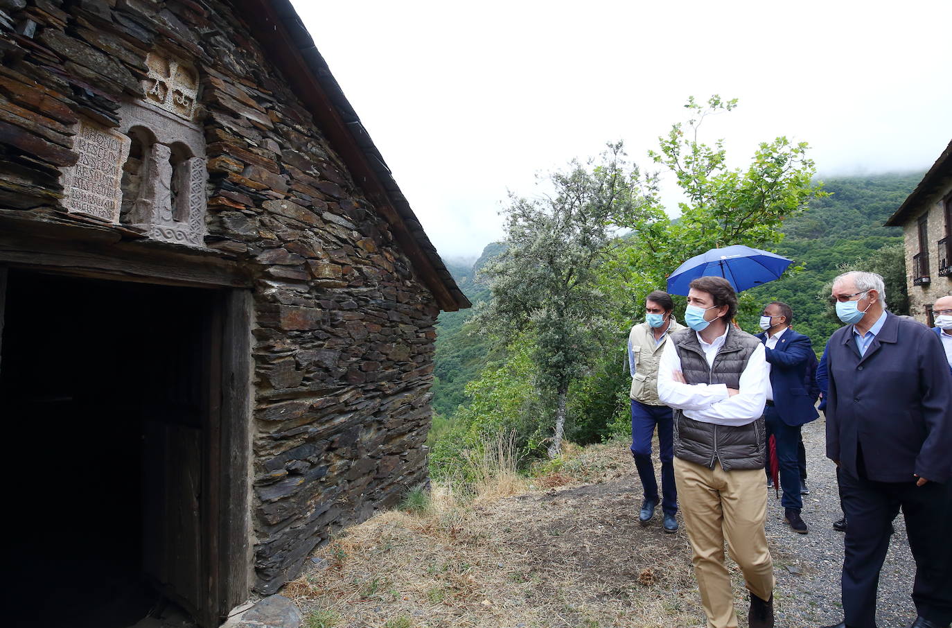 Fotos: Visita del presidente de la Junta a Montes de Valdueza