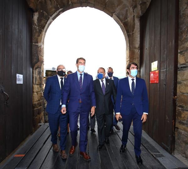 Fotos: Reunión de la Comisión de Seguimiento del nuevo convenio marco del Consejo Comarcal del Bierzoo