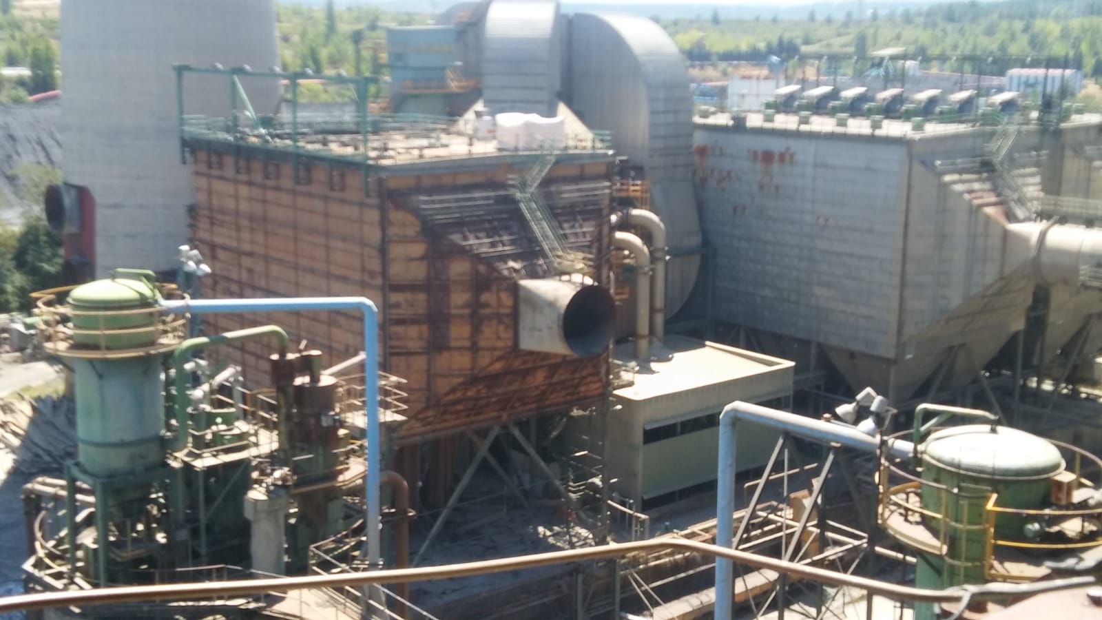 Fotos: Desmantelamiento de los grupos 1 y 2 de la central de Compostilla en Cubillos del Sil