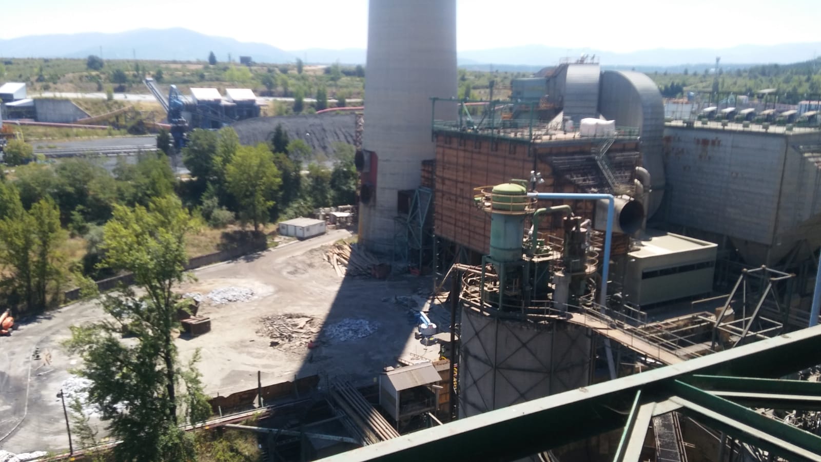Fotos: Desmantelamiento de los grupos 1 y 2 de la central térmica de Compostilla II en Cubillos del Sil