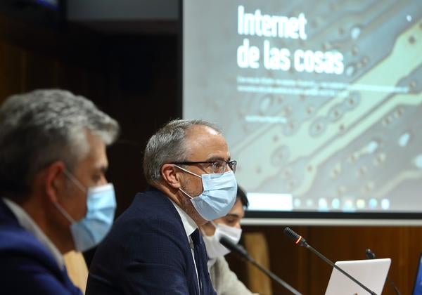 Fotos: Presentación del proyecto de medición de la calidad del aire en los edificios públicos de Ponferrada