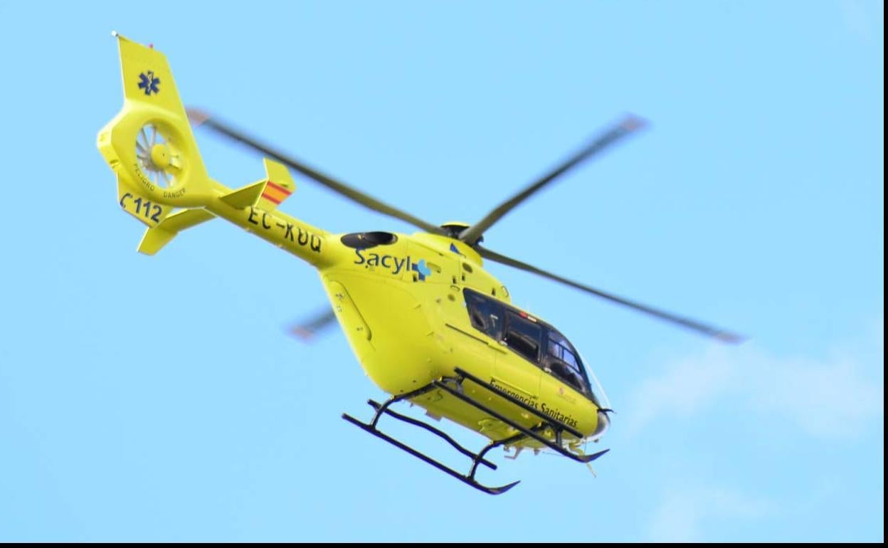 Imagen del helicóptero medicalizado de Sacyl.