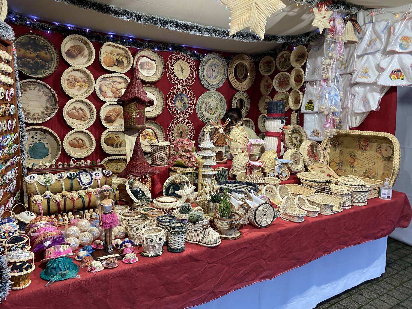 Fotos: Inauguración del mercado de Navidad en Ponferrada