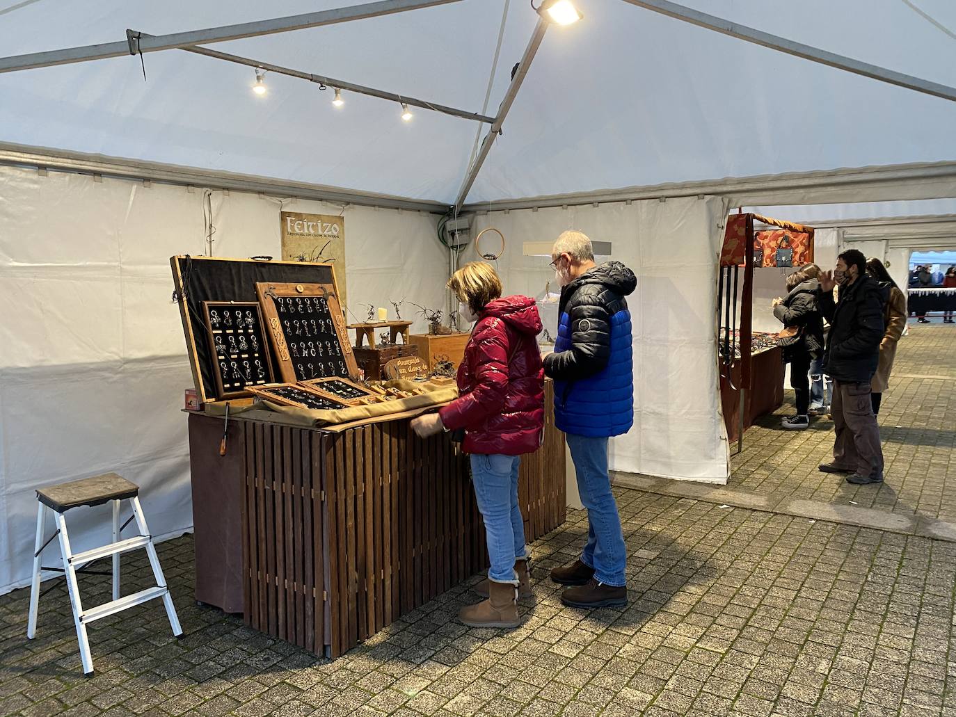 Fotos: Inauguración del mercado de Navidad en Ponferrada