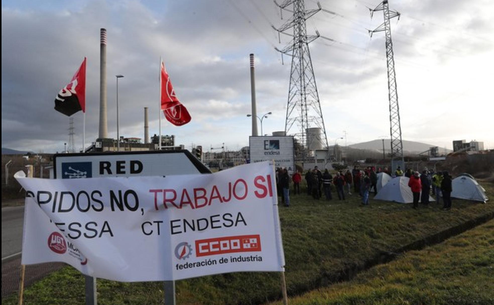 Protesta ante la central de Compostilla II en Cubillos del Sil. 