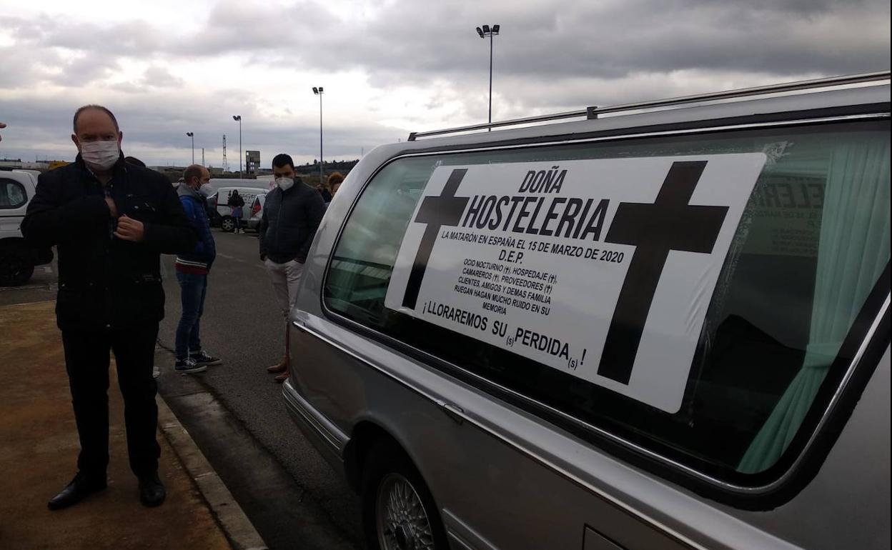 Caravana fúnebre de los hosteleros del Bierzo.