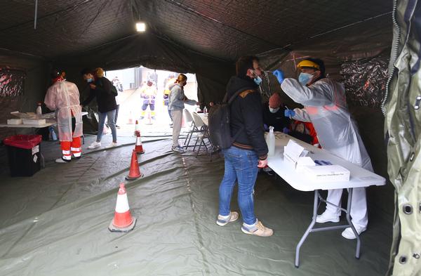 Fotos: Cribado masivo en el Campus de Ponferrada de la Universidad de León