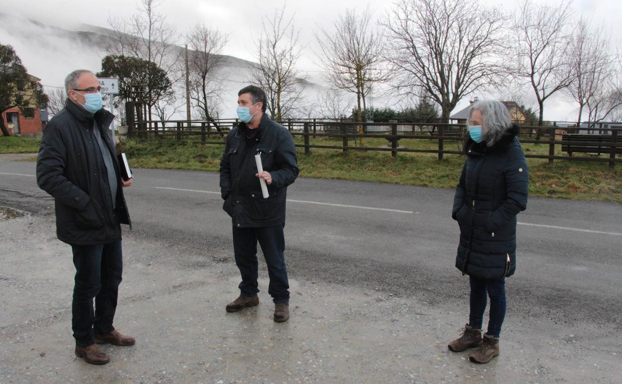 El alcalde de Ponferrada visita San Cristóbal y Bouzas para conocer sus necesidades de inversión