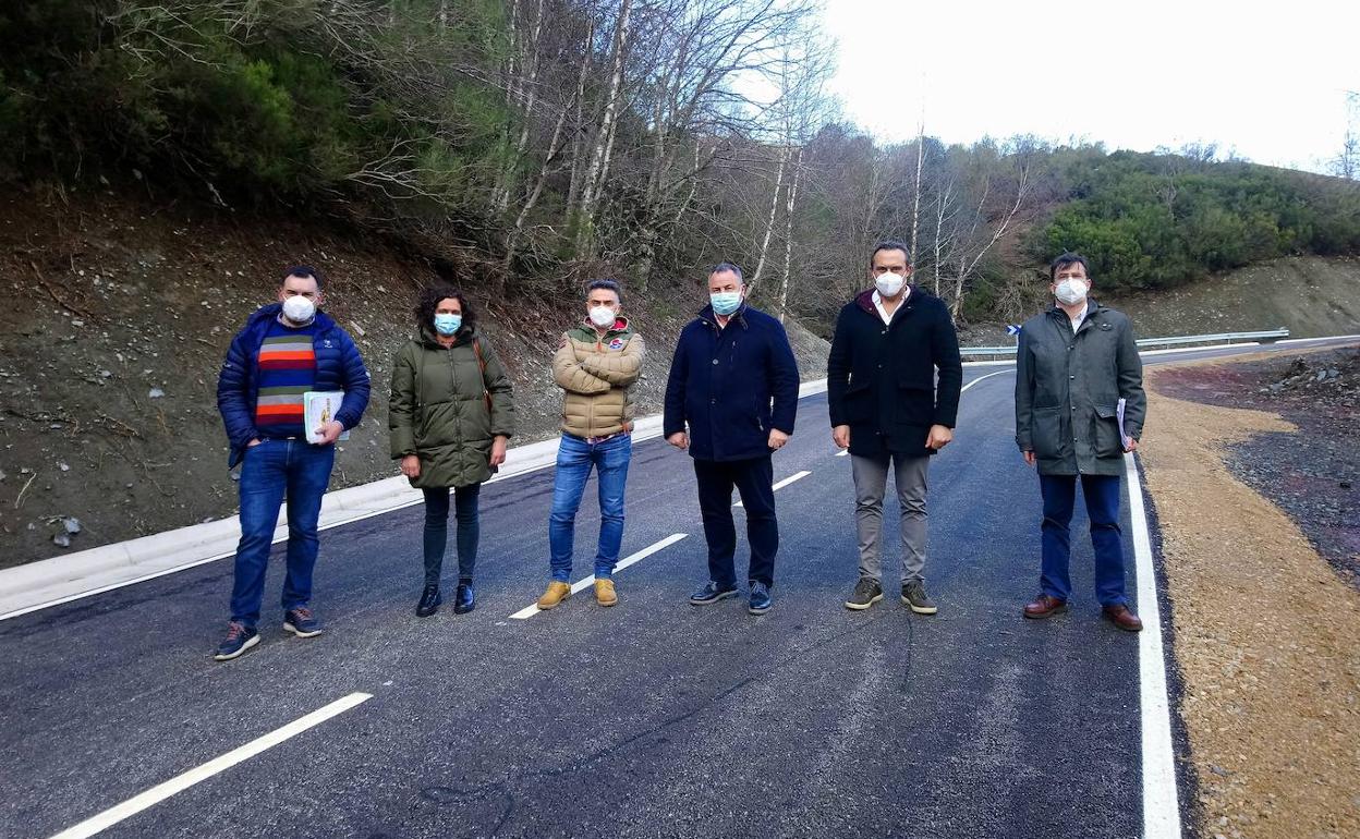 Recepción de la obra de mejora de la carretera entre Vega de Espinareda y Balouta.