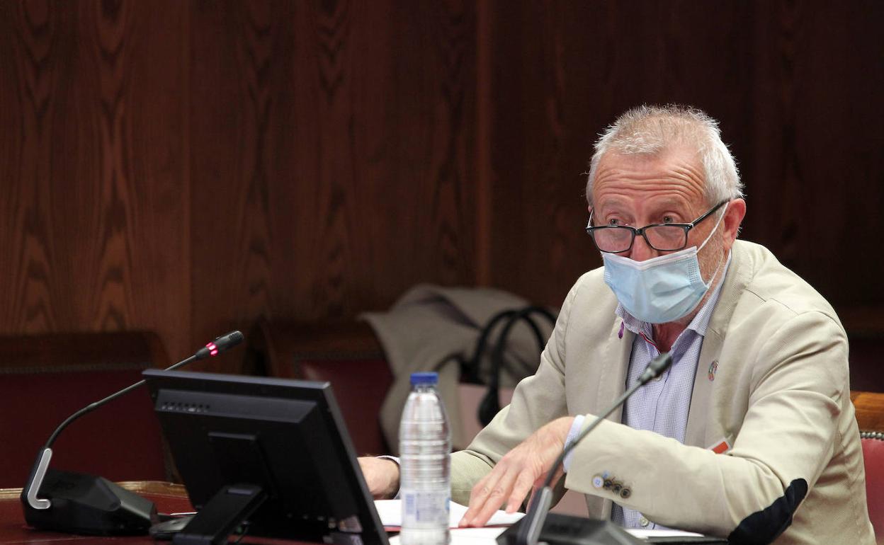 El director general de la Fundación Ciudad de la Energía, Arsenio Terrón, comparece ante la Comisión de Transición Ecológica en el Senado.