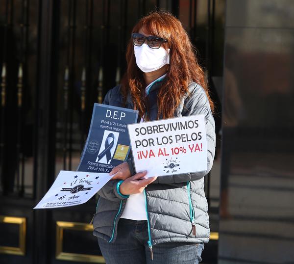 Fotos: Protesta del sector de la belleza y la peluquería en Ponferrada