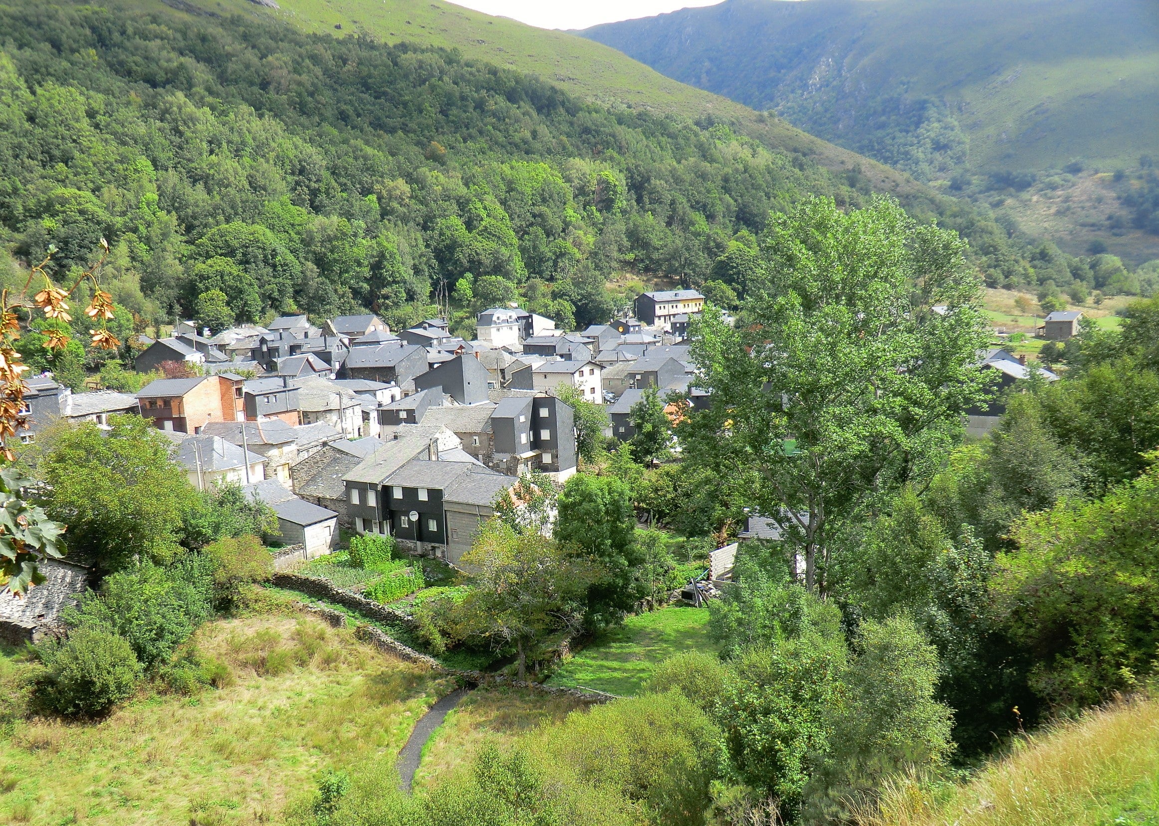 CCRL apoya a Peranzanes para que el municipio recupere su «denominación histórica» de Valle de Fornela